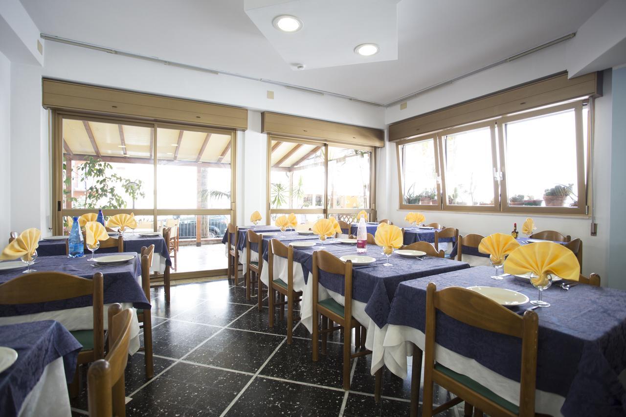 Hotel Domus Mea Каттоліка Екстер'єр фото