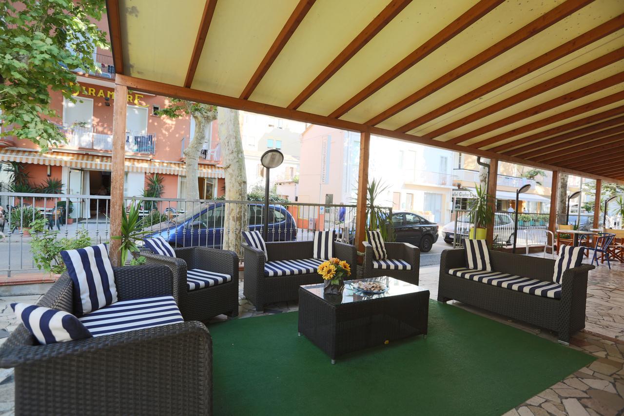 Hotel Domus Mea Каттоліка Екстер'єр фото