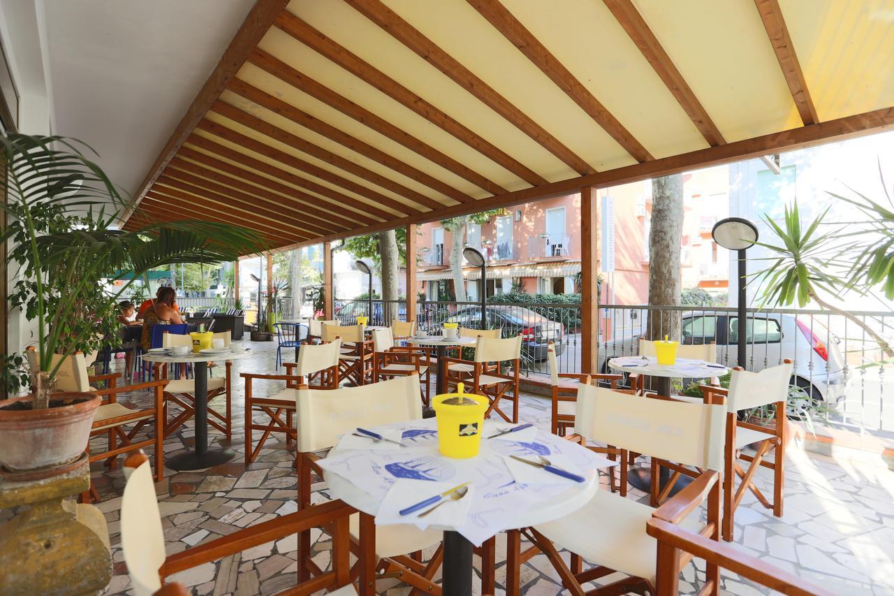 Hotel Domus Mea Каттоліка Екстер'єр фото