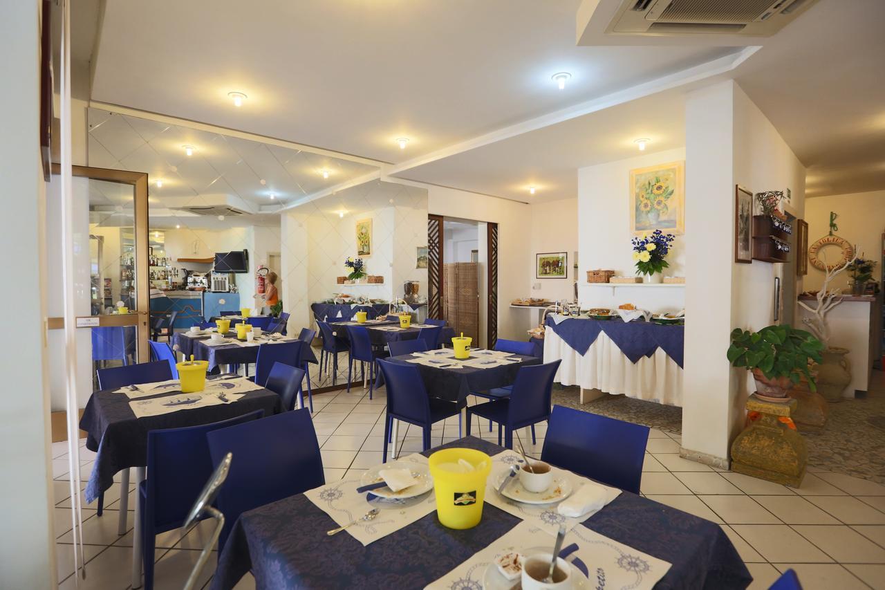 Hotel Domus Mea Каттоліка Екстер'єр фото