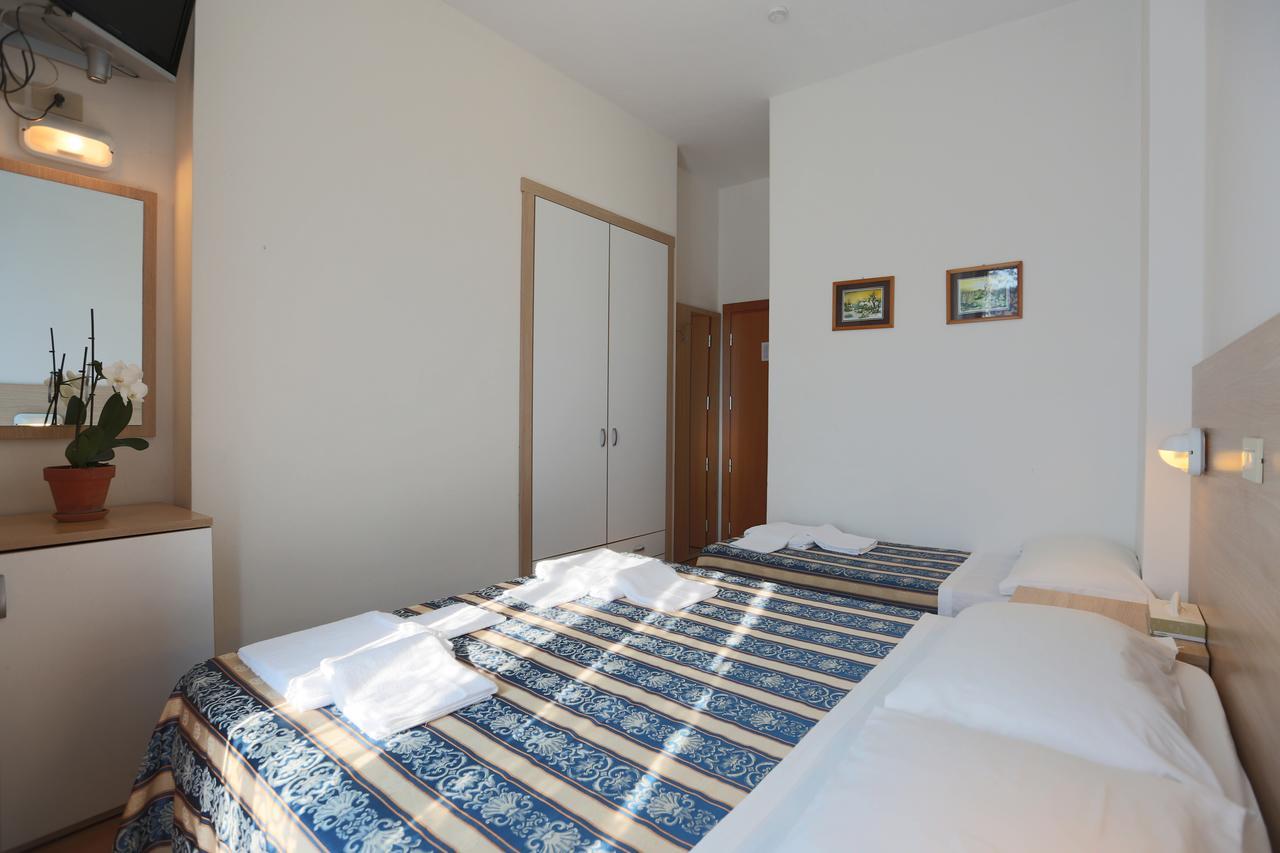 Hotel Domus Mea Каттоліка Екстер'єр фото