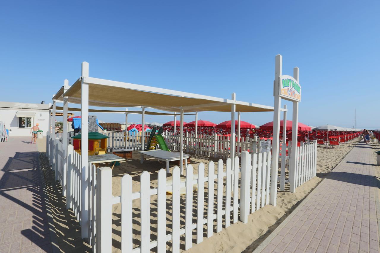 Hotel Domus Mea Каттоліка Екстер'єр фото